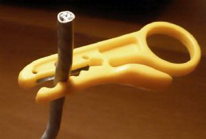 Операции при обжиме витой пары Операции при обжиме витой пары