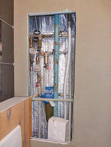 Как сделать ревизионный люк «невидимку» (дверку) под плитку в ванной комнате или туалете своими руками Как сделать ревизионный люк «невидимку» (дверку) под плитку в ванной комнате или туалете своими руками