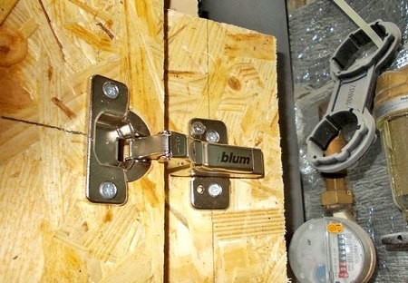 Как сделать ревизионный люк «невидимку» (дверку) под плитку в ванной комнате или туалете своими руками Как сделать ревизионный люк «невидимку» (дверку) под плитку в ванной комнате или туалете своими руками