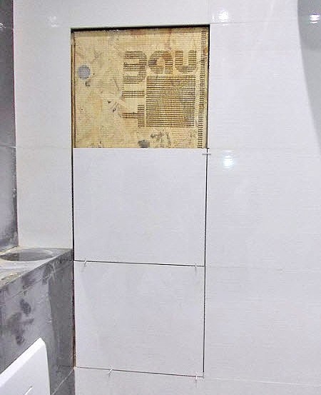 Как сделать ревизионный люк «невидимку» (дверку) под плитку в ванной комнате или туалете своими руками Как сделать ревизионный люк «невидимку» (дверку) под плитку в ванной комнате или туалете своими руками