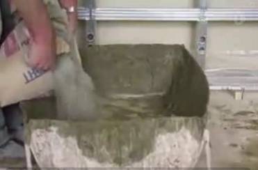 Приготовление раствора для стяжки пола (цементно-песочной)