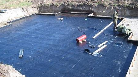 Рулоны раскатываются по всей поверхности Рулоны раскатываются по всей поверхности